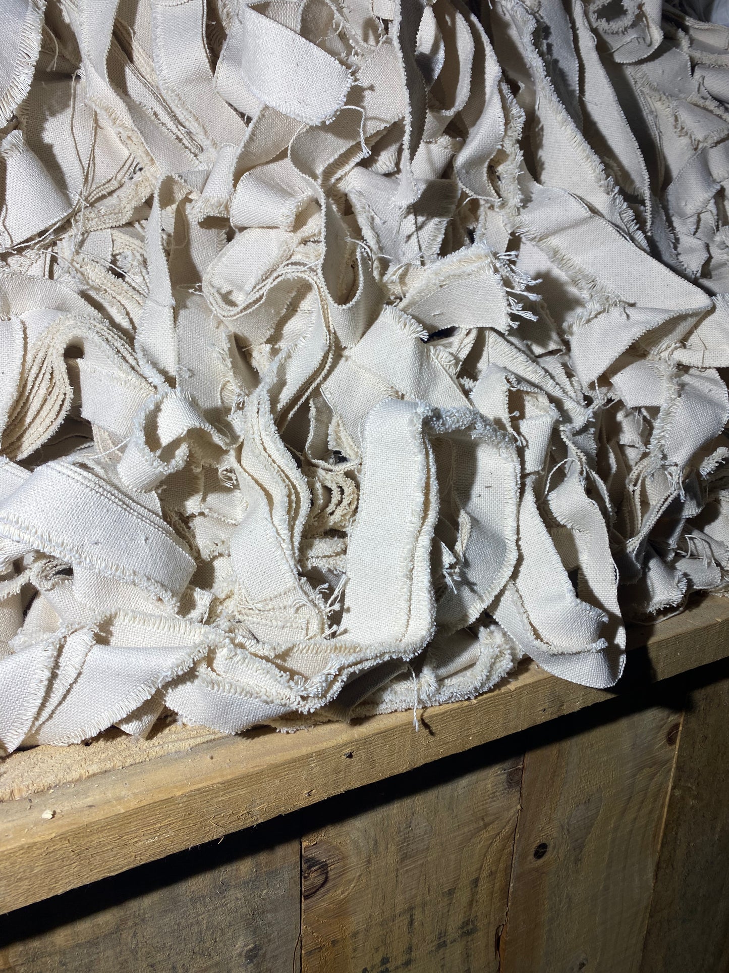 Papier pur chiffon "Coton écru" avec embossage (200-300 g/m²)