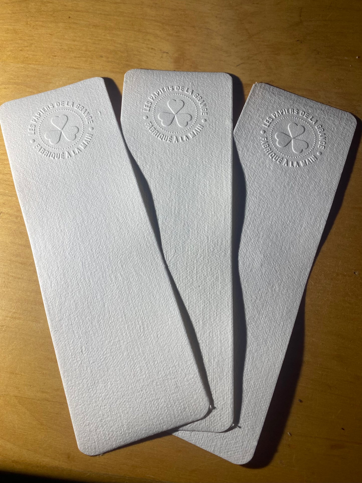 Marque-page long (avec embossage)