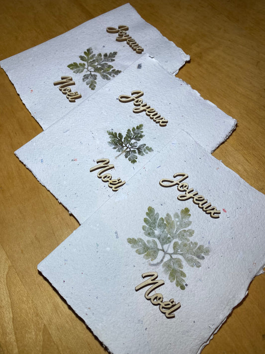 Carte A6 avec texte en bois (Joyeux Noël)