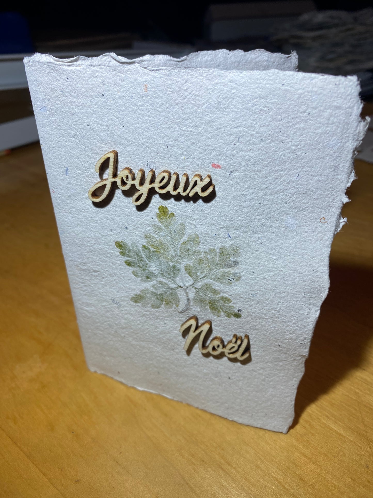 Carte A6 avec texte en bois (Joyeux Noël)