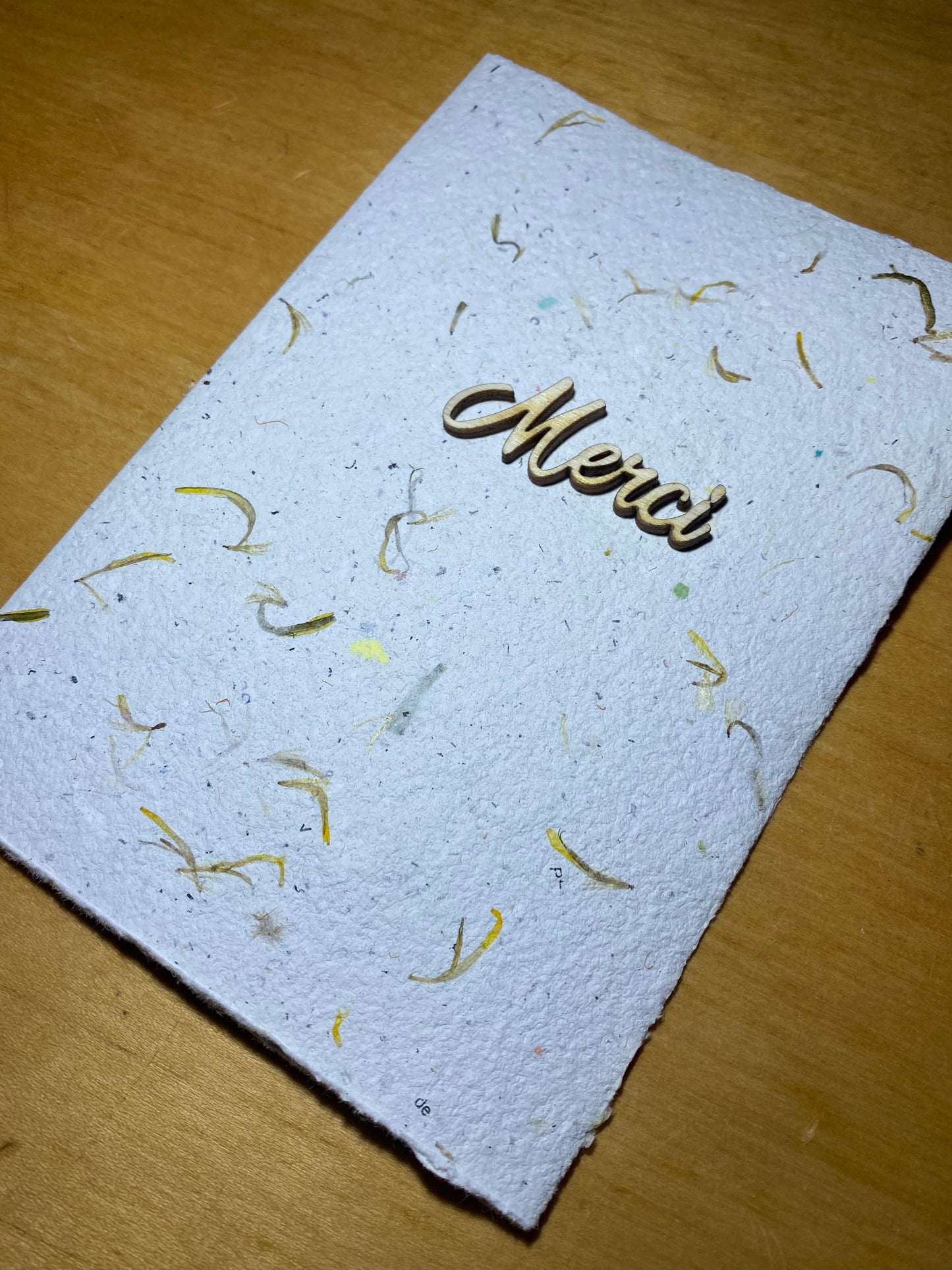 Carte A6 avec texte en bois (Merci)