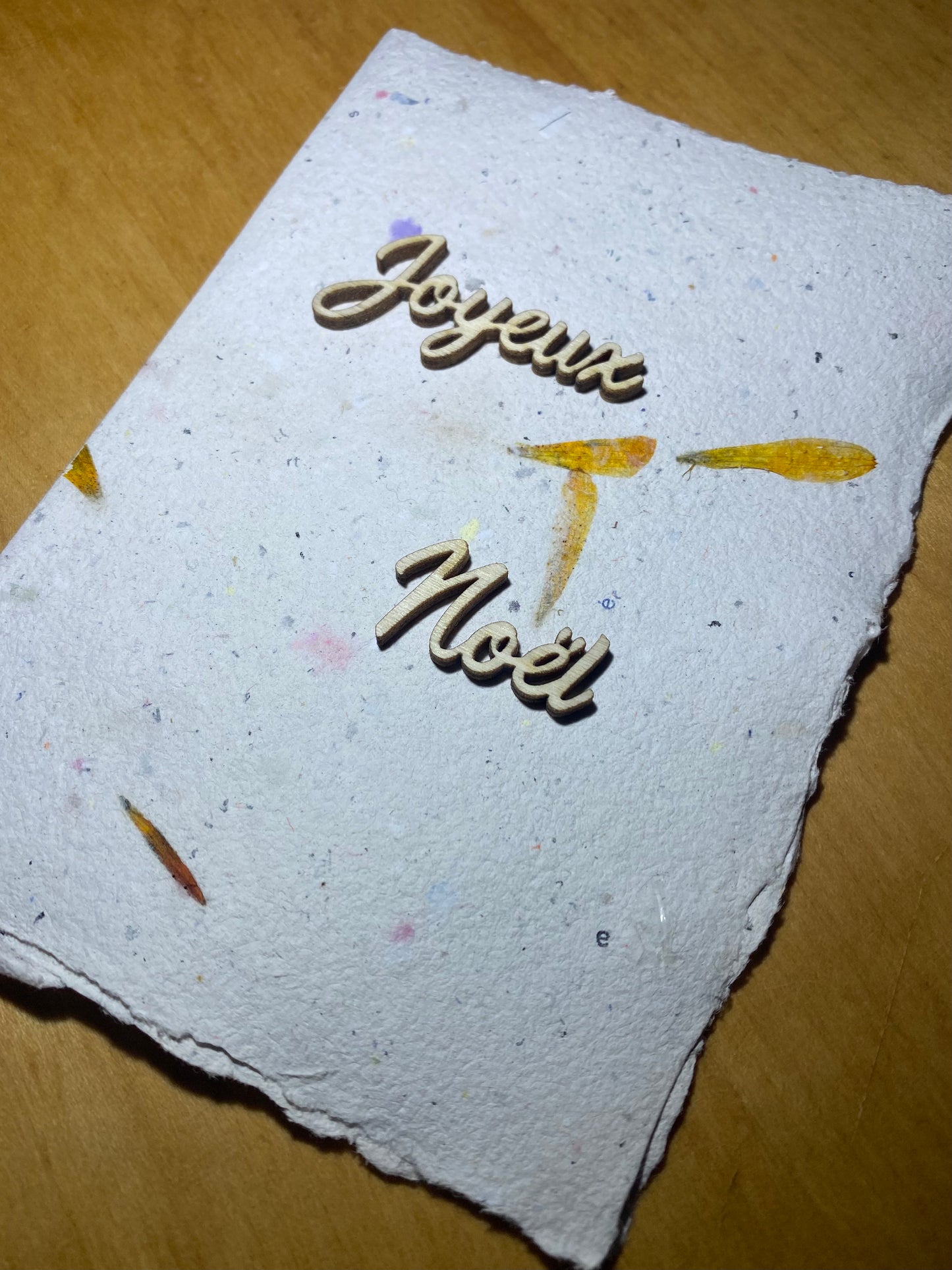 Carte A6 avec texte en bois (Joyeux Noël)