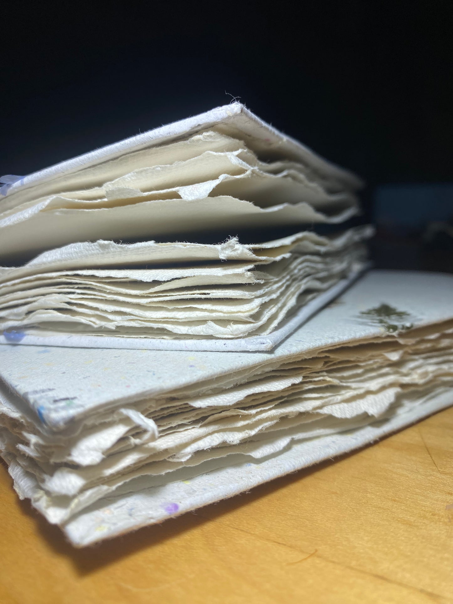 Carnet reliure Bradel - papier pur chiffon "draps anciens" (Format A5 / 20 pages)